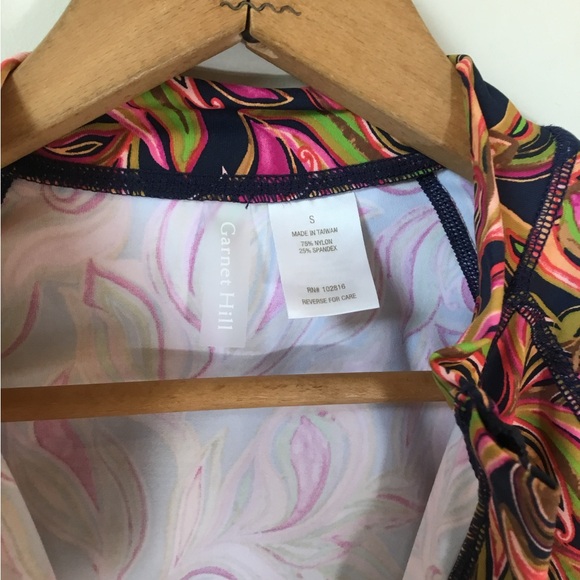 Garnet Hill Short Sleeve Rashguard - Picture 2 of 4